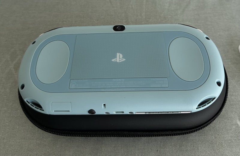 PS Vita 2000 – White / Light Blue | 64 GB | Fully Set Up64366767971715112