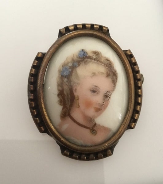 Limoges France Porcelain & Brass Brooch Carousel 1