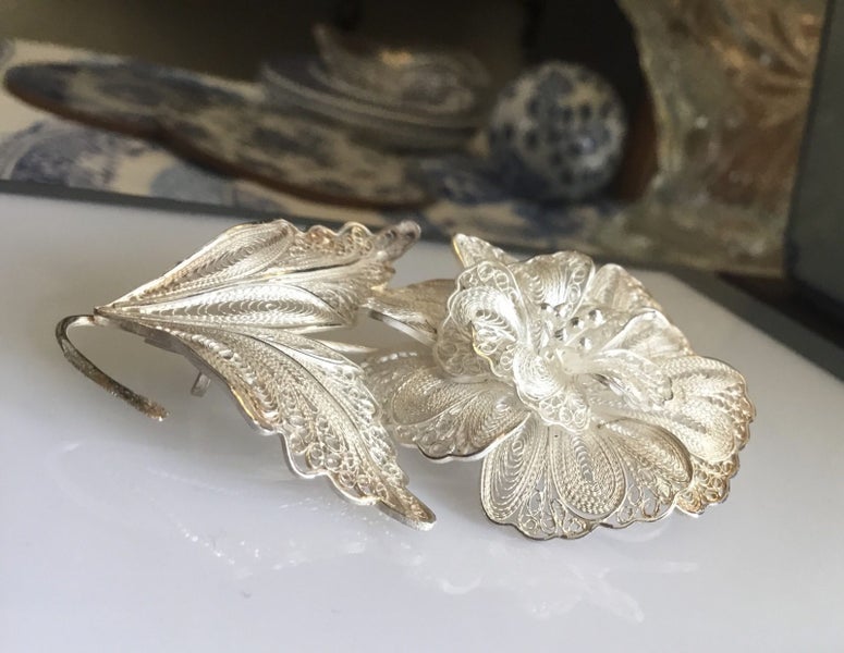 Large Silver Filigree Flower Brooch (61 mm Length) Carousel 8