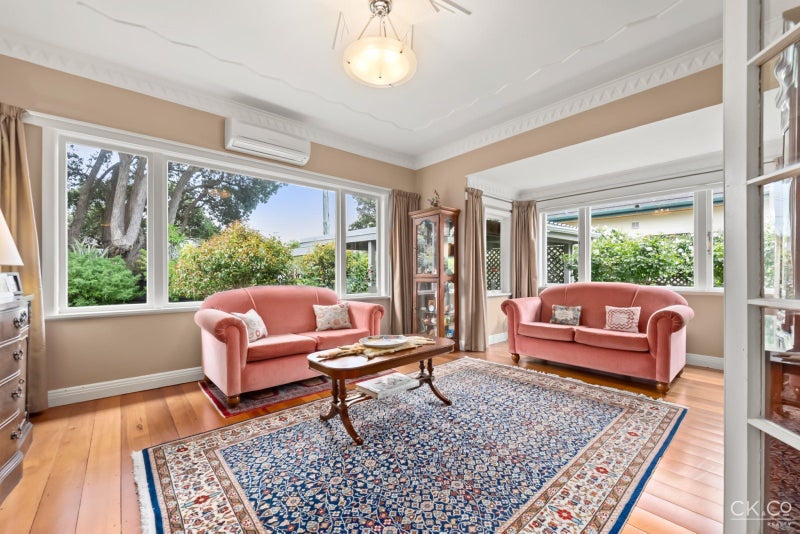 CHARMING CHARACTER HOME64448068601347112