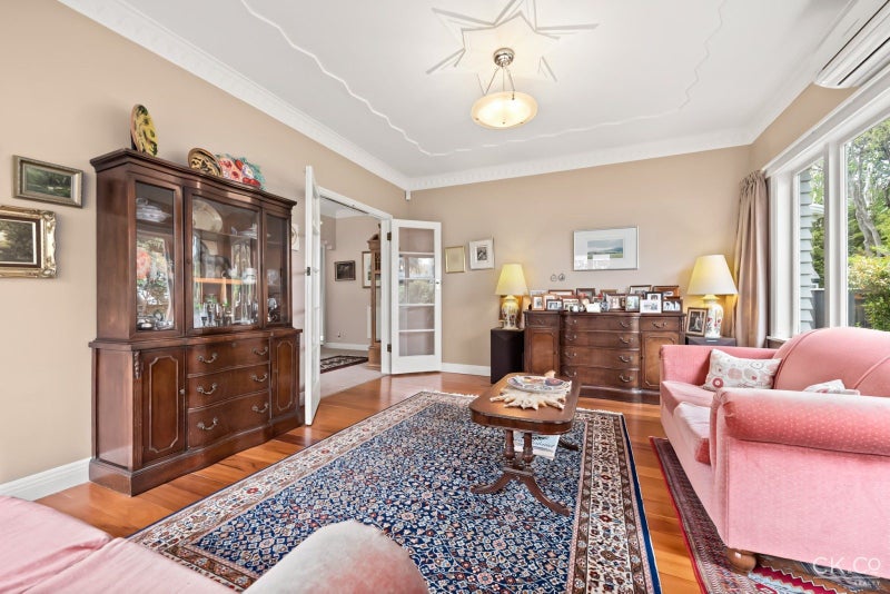 CHARMING CHARACTER HOME64448068601347114