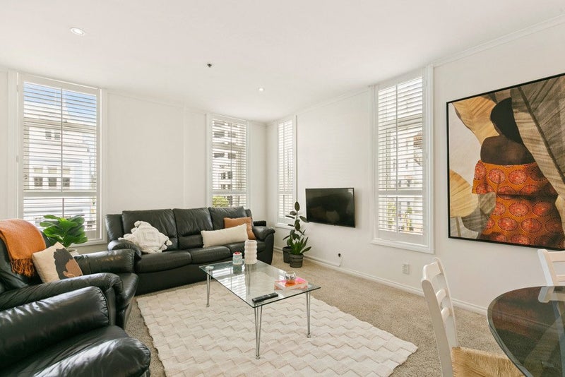 INVESTOR ALERT !! WATERFRONT APARTMENT !!64448068627201110