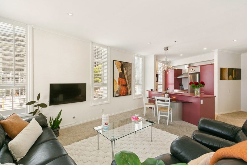 INVESTOR ALERT !! WATERFRONT APARTMENT !!64448068627201111