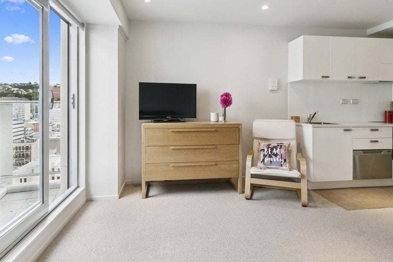 Vendor Has Moved-Upgraded, Central & Set to Sell!64370690552321113