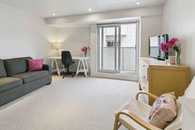 Vendor Has Moved-Upgraded, Central & Set to Sell!64370690552321114