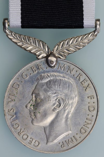 WWII 1939-1945 NEW ZEALAND WAR SERVICE MEDAL Carousel 2