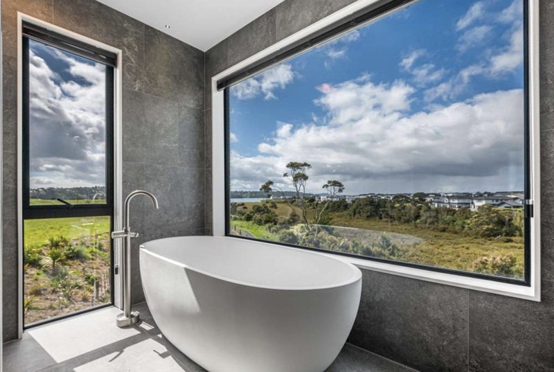 Hobsonville, 5 bedrooms64532077745666111