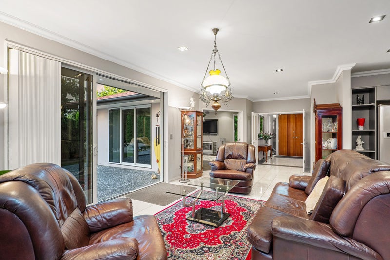 She's Big, Beautiful & Must be Sold!64371198013442114