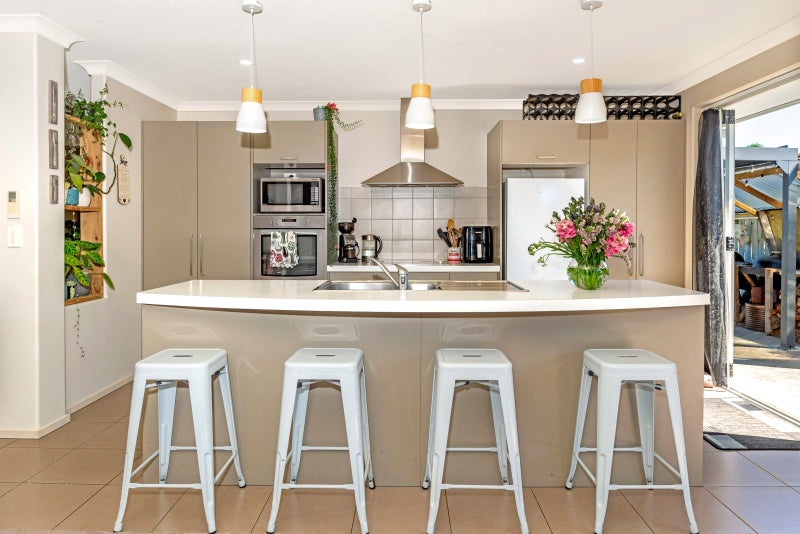 This Sterling Park property has it all!64371299056131113