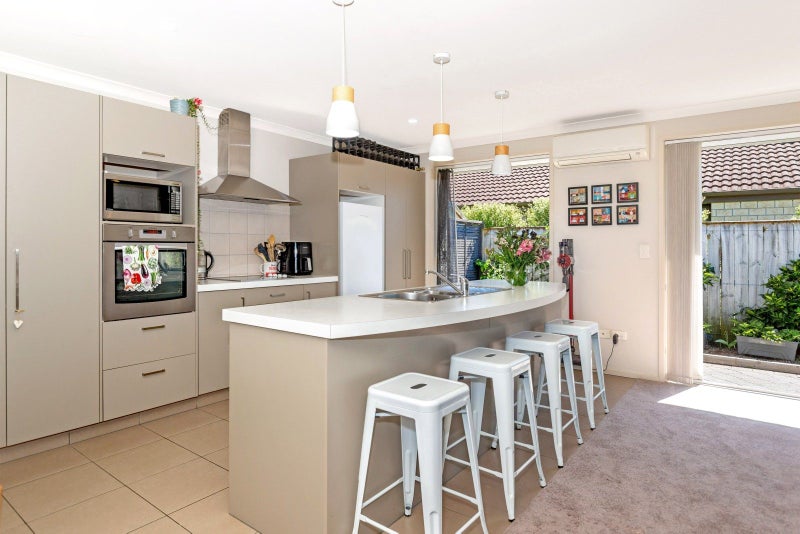 This Sterling Park property has it all!64371299056131114