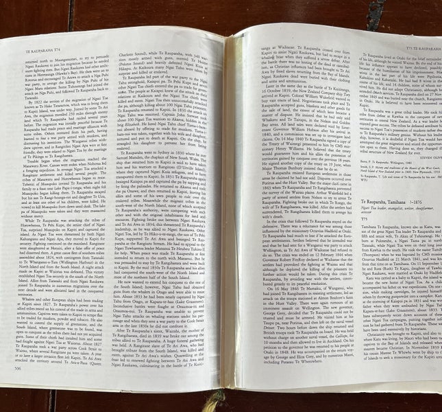 The Dictionary Of New Zealand Biography - 5 volumes64371503694849114