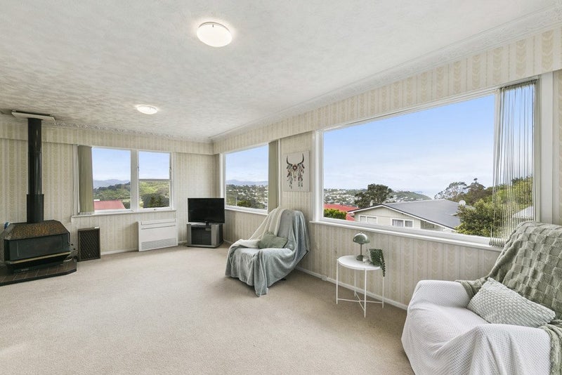 Solid Starter with Double Garage!64371591782529111