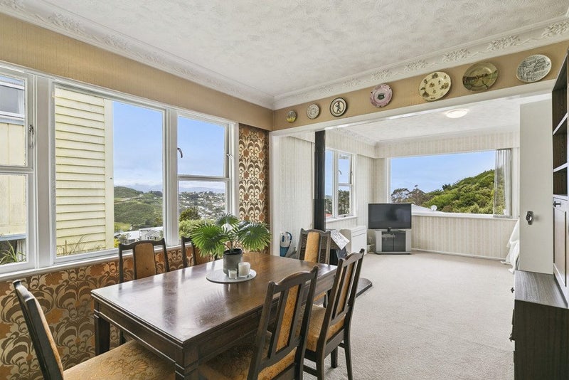 Solid Starter with Double Garage!64371591782529114