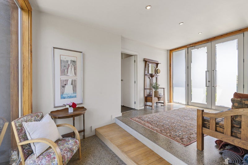 Lifestyle, Space And Entertaining On The City Edge64371883376130114