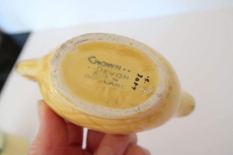 ***CROWN DEVON GARDEN PATH SAUCE BOAT*** Carousel 2