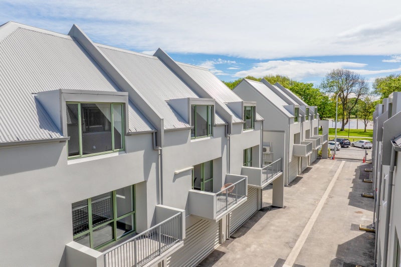 Location, Location, Location!64372089296386111