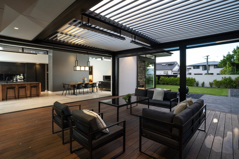 A Touch of Grandeur in St Andrews Square64372089133953112