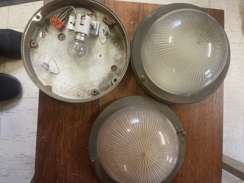 Bulkhead lights64372074458241110