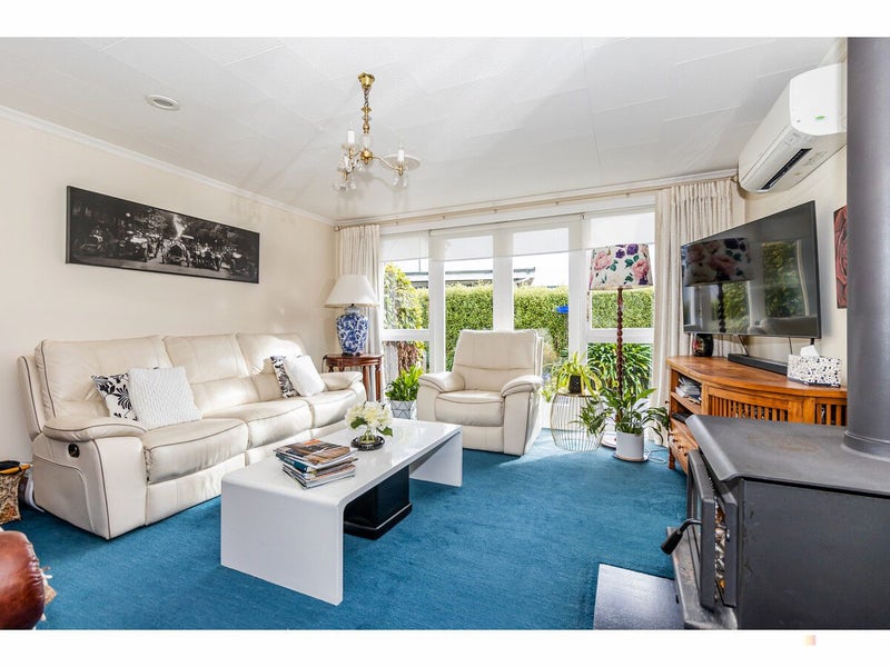 Immaculate 3-bedroom home with style64372089358337113