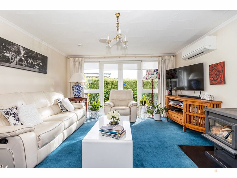 Immaculate 3-bedroom home with style64372089358337114