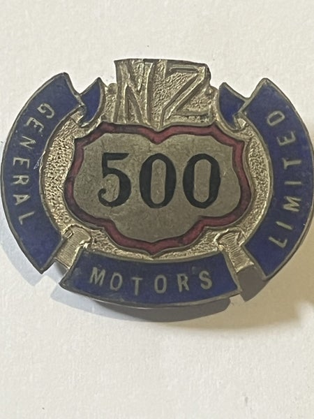 VINTAGE NZ GENERAL MOTORS LIMITED 500 PIN / BADGE Carousel 1
