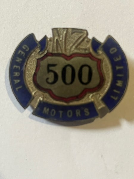VINTAGE NZ GENERAL MOTORS LIMITED 500 PIN / BADGE Carousel 2