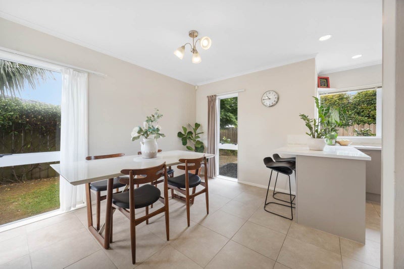 Private Brick and Tile Oasis in Botany Downs64372280224514112