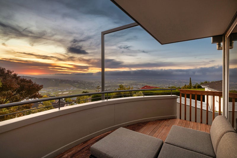 A rare find with more than just exceptional views64372382396931110