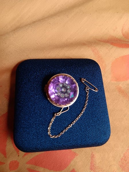 Victorian French 18ct gold , Amethyst mine cut Diamond brooch. Carousel 1