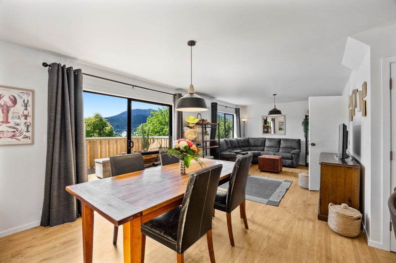 Fully Renovated Gem - Sunny, Stylish & Central64372586131459113