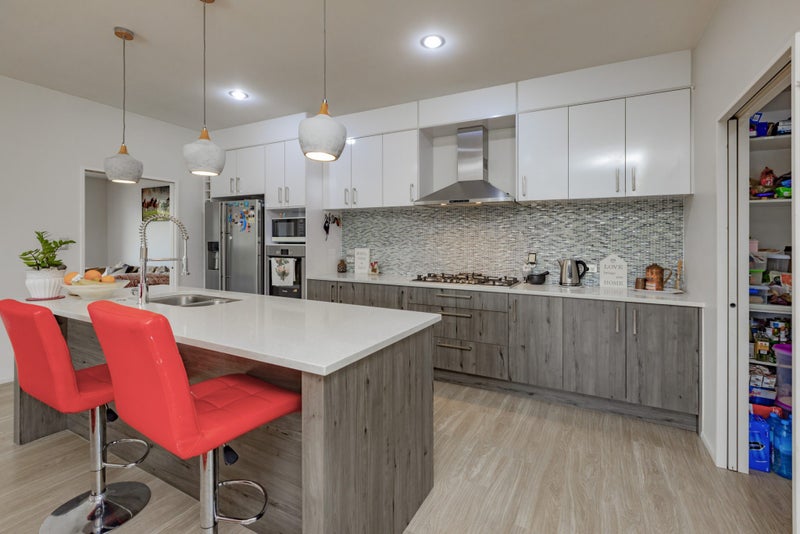 VENDORS HAVE RELOCATED - MUST SELL64372586222465112