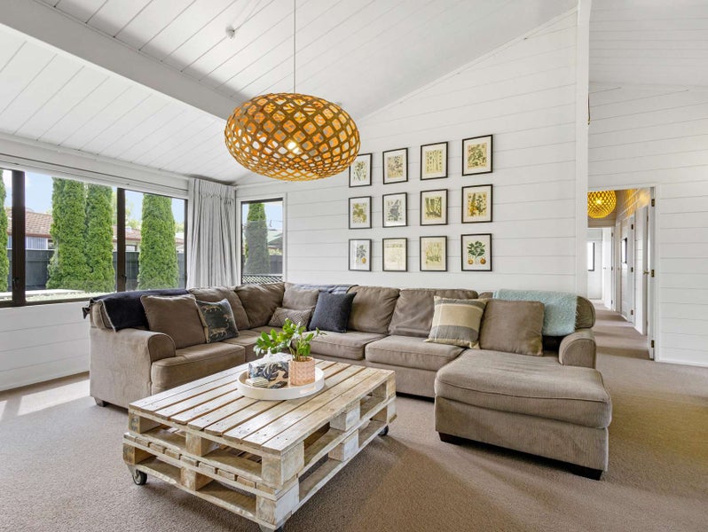 Spacious Family Living in Sought-After Location64372689660163112