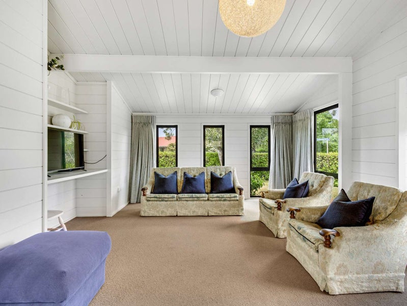 Spacious Family Living in Sought-After Location64372689660163113