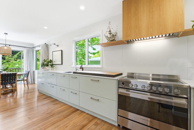 Light, style and serenity64372776515331114