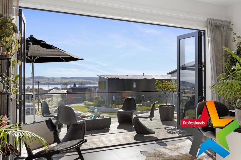 Prestige & Panoramic Perfection!64372981937025113