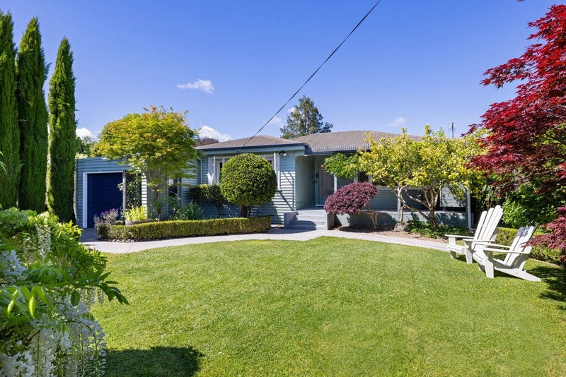 Character Charm with Private Garden Oasis64469675454593110