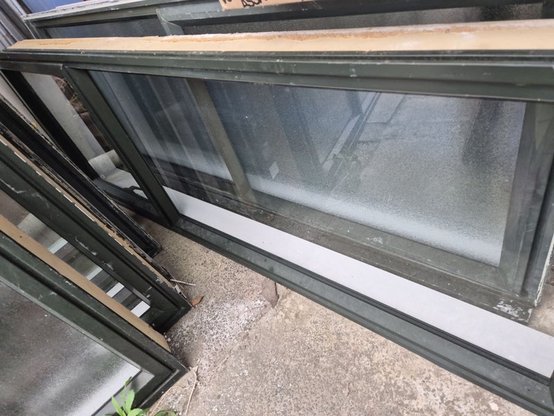 Karaka Green Highlight window .6m H x 1.7W #2051 Carousel 1