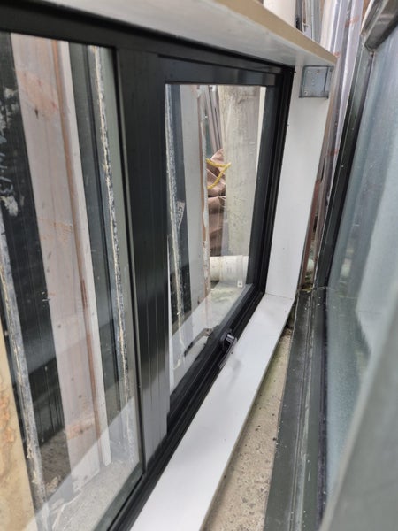 Karaka Green Highlight window .6m H x 1.7W #2051 Carousel 3