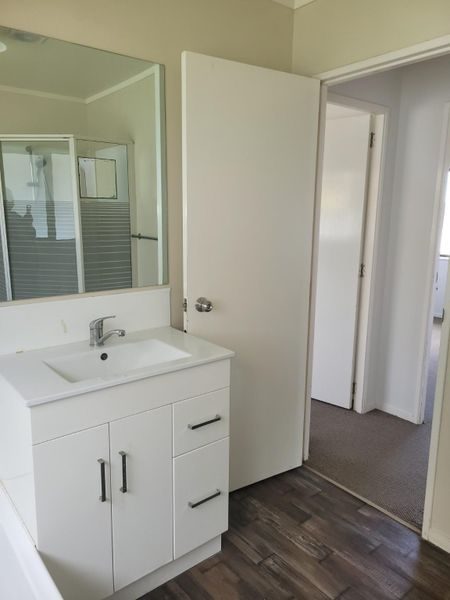 Owhata, 3 bedrooms64373172760321111