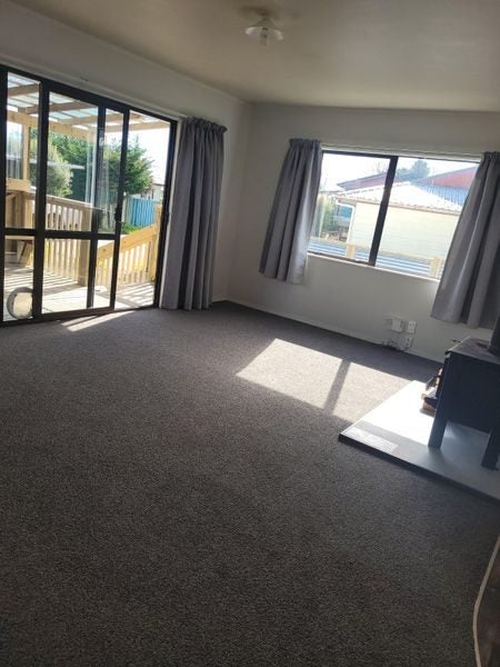 Owhata, 3 bedrooms64373172760321113