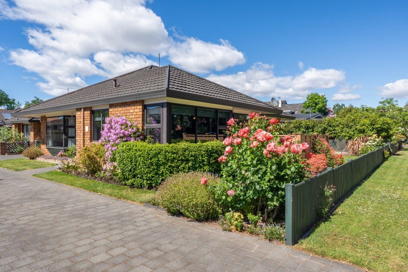 Secure, Spacious, and Double Glazed64373260040578111