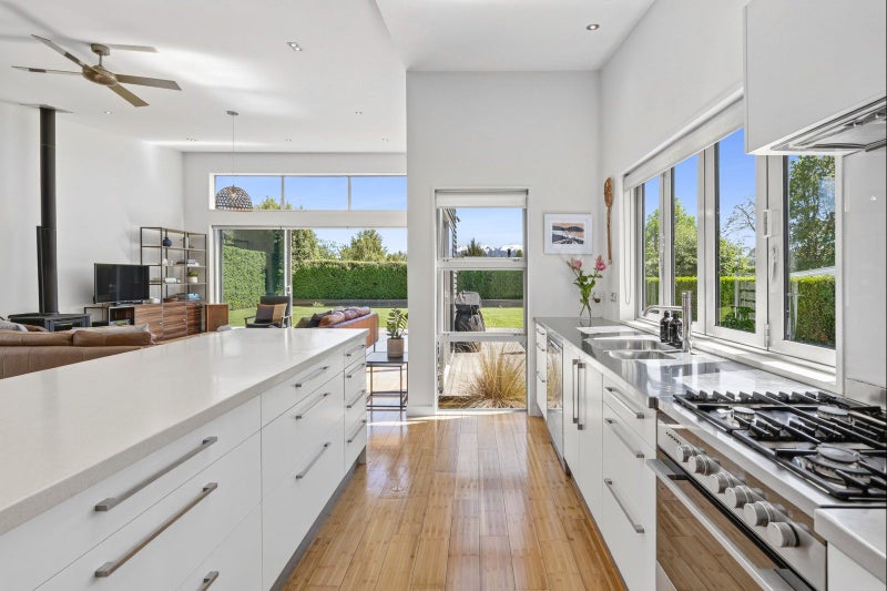 Act fast to be in before Christmas64373484908163112