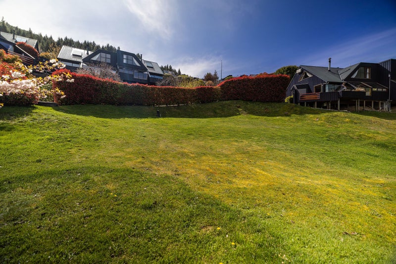 Lakeview Land - Dual Development Potential64373572546305111