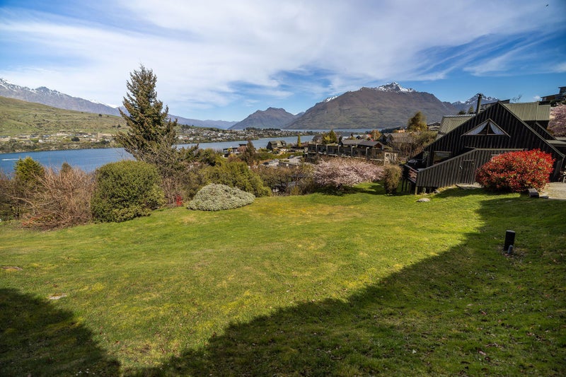 Lakeview Land - Dual Development Potential64373572546305114