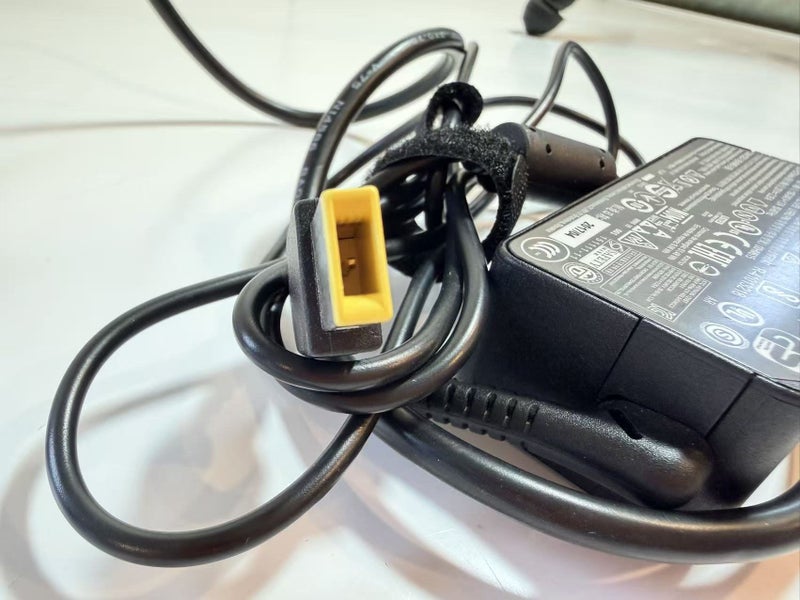 Genuine Lenovo 45W Slim-Tip Laptop Charger / Travel Adapter (ADLX45NCC3A)64373602308739114