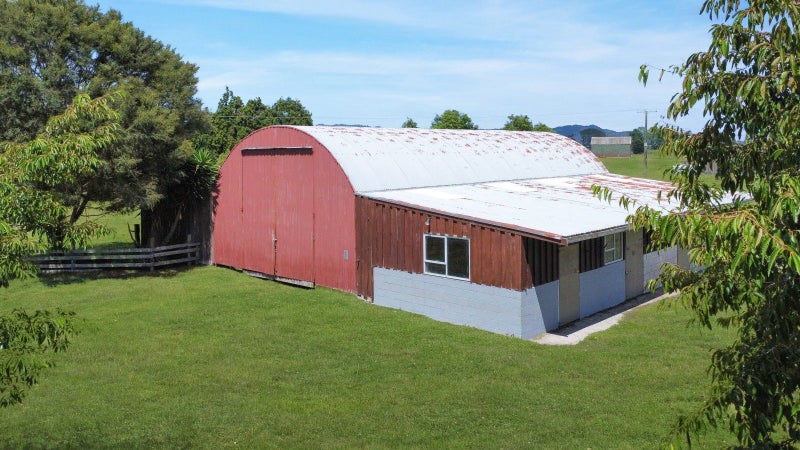 New kitchen + just minutes from town!64373572614018113