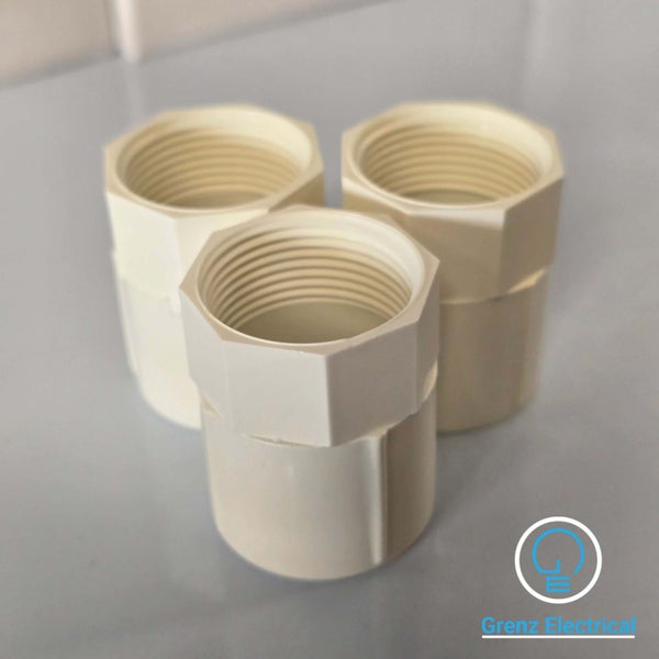 25mm Plain to Screwed Coupling White (50pc/box) Carousel 1