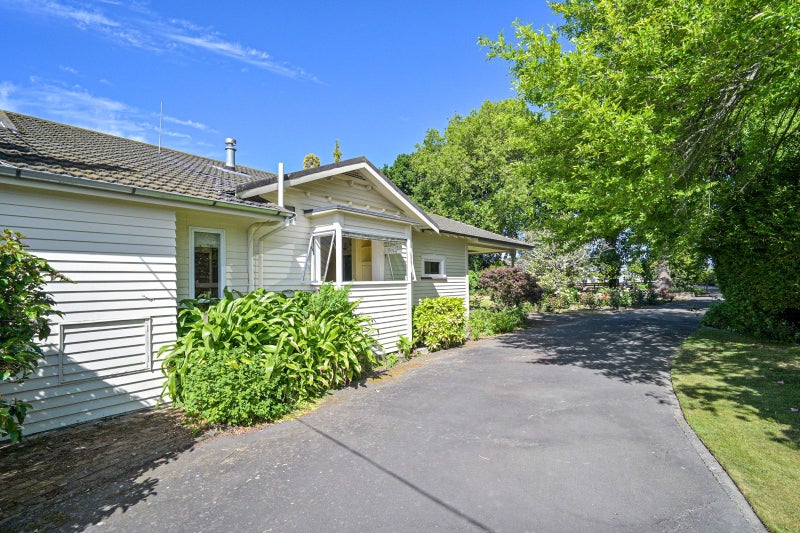 Timeless Character on Oak Ave64373868273923111