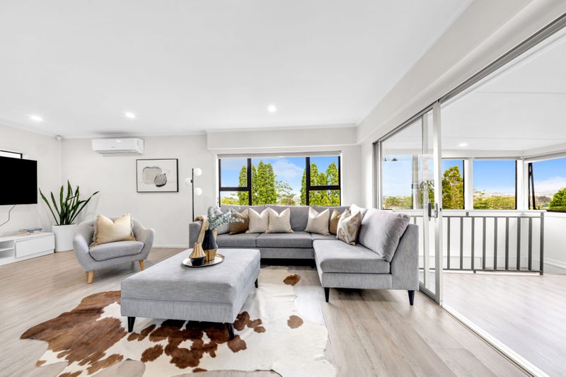 Home and granny with stunning elevated views!64451250036866111