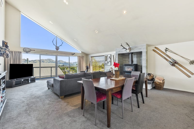 Wow - What a House, What a Location!64451250018051112